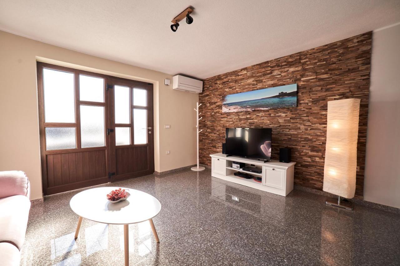 Haus Mila Villa Pavicini Exteriör bild