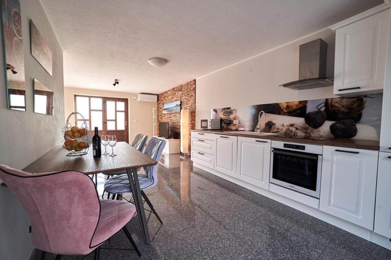 Haus Mila Villa Pavicini Exteriör bild
